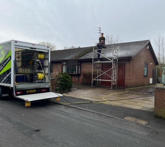 Roof clean in Rufford