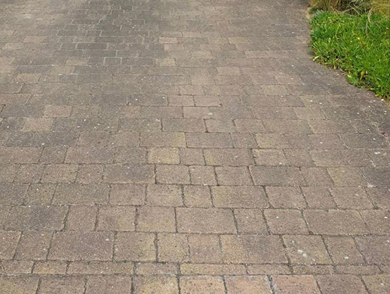 block paving cleaning southport